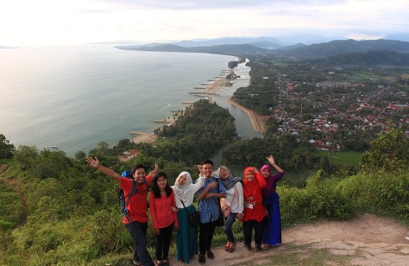Mengajak Teman Jalan Bareng Bisa Bikin Perjalanan mu Lebih Hemat