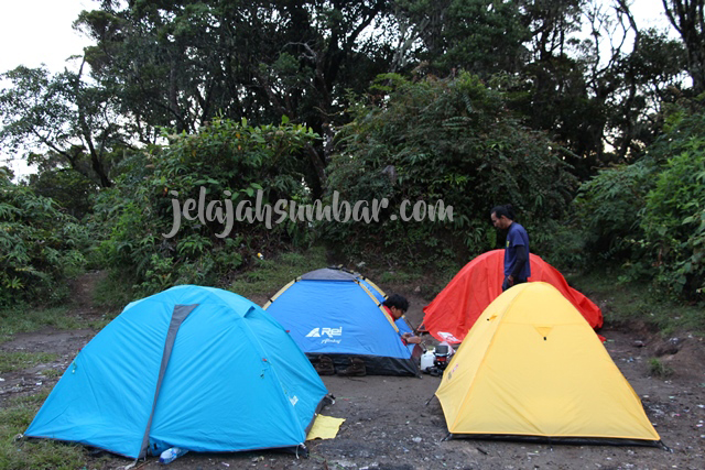 Cadas Gunung Singgalang