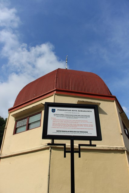 Salah satu dari lima kubah Masjid Agung Nurul Iman Sawahlunto