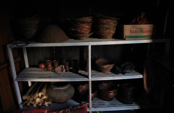 Pernak - pernik yang ada di Rumah Adat Kampai Nan Panjang