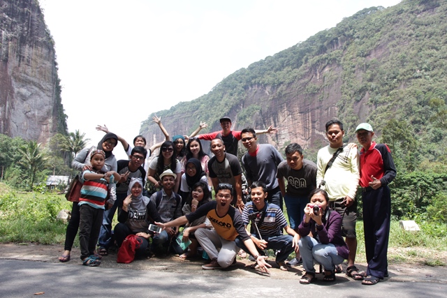 Mengunjungi Lembah Harau di Kabupaten Lima Puluh Kota
