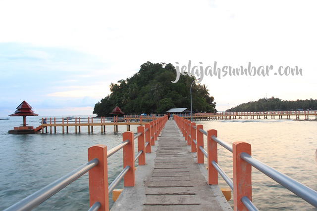 Pantai Carocok Painan