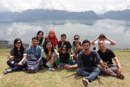 Foto bersama di Lawang Park