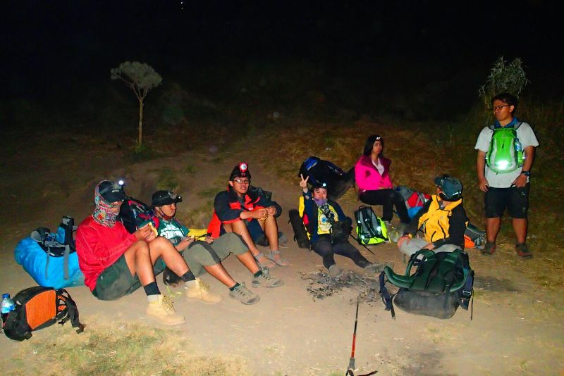 Istirahat di Pos Watu Tulis sebelum nanjak ke Sabana 1