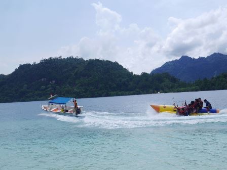 Nah ini akibat gag mau beri tumpangan akhirnya mereka terjatuh dan tak bisa bangkit lagi, photo taken by Utari