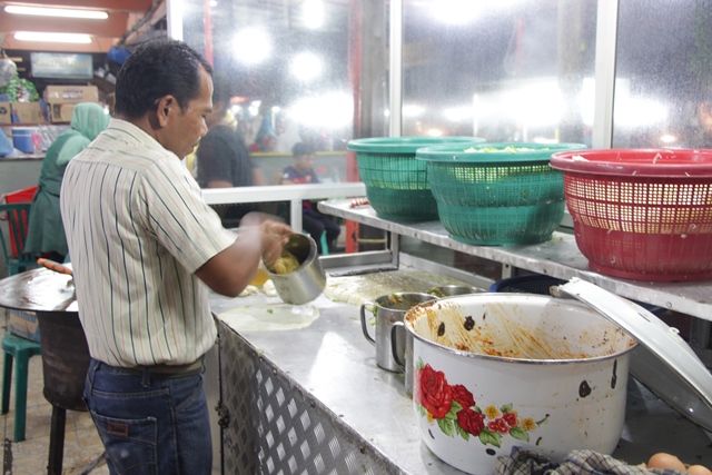 Proses pembuatan martabak mesir