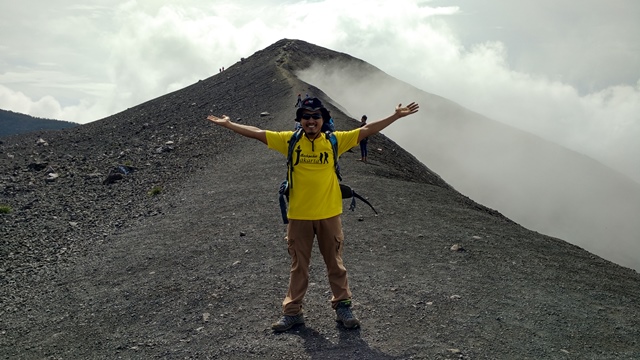 Menuju Puncak Merpati Gunung Marapi