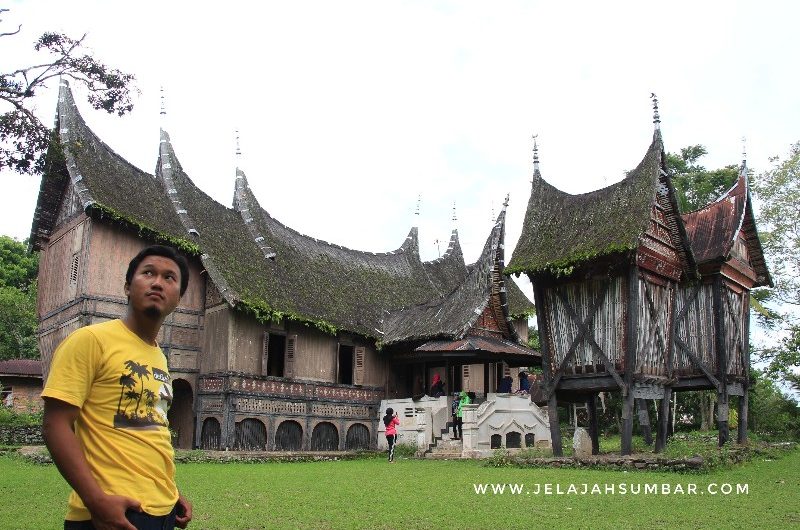 rumah gadang di iklan indosiar