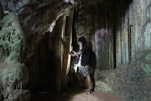 Di Ngalau Talago terdapat beberapa ruangan yang bisa dimasuki manusia, namun hati - hati karena suasananya sangat gelap