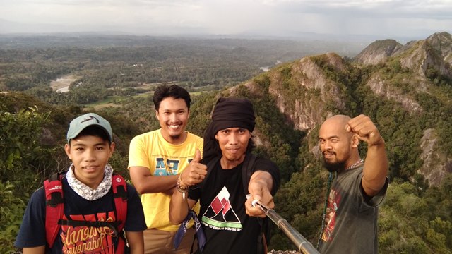 Selfie bareng, karena saudara tak harus sedarah