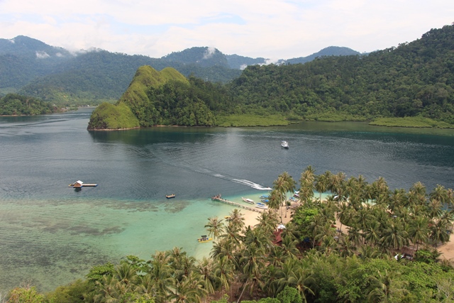 Panorama di Puncak Bukit Pu;lau Pasumpahan