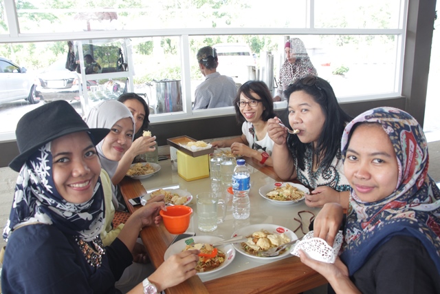 Sekarang, kamu juga bisa menyantab Mie Atep di Cafetaria Hotel 21 Hanggar yang lokasinya dekat dengan bandara