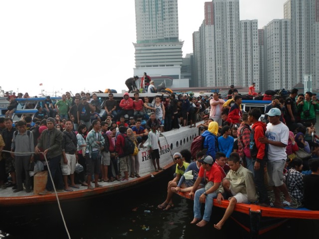 Suasana Pelabuhan Muara Angke kala itu