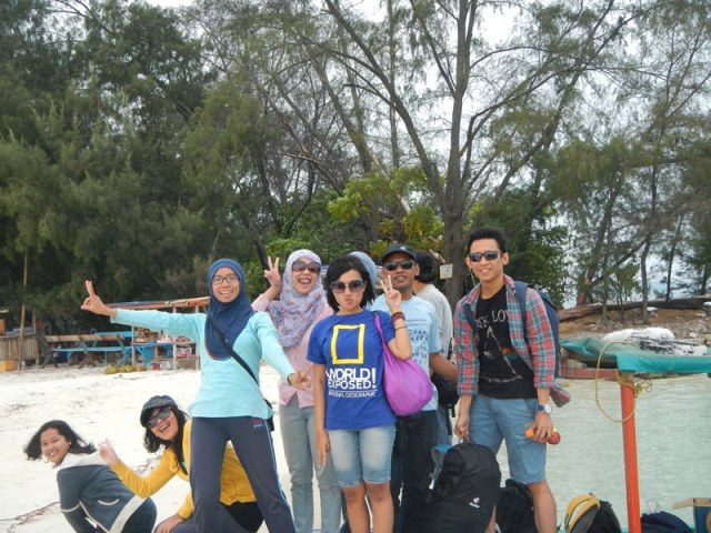 Tiba di Pulau Dolphin