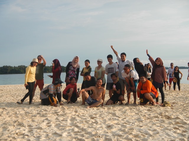 Foto bareng di Pulau Perak