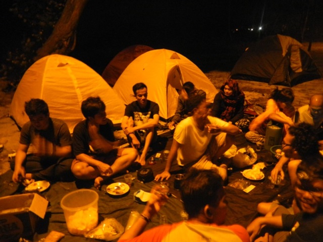 Acara sesi kenalan, sesi curhat dan sesi modus