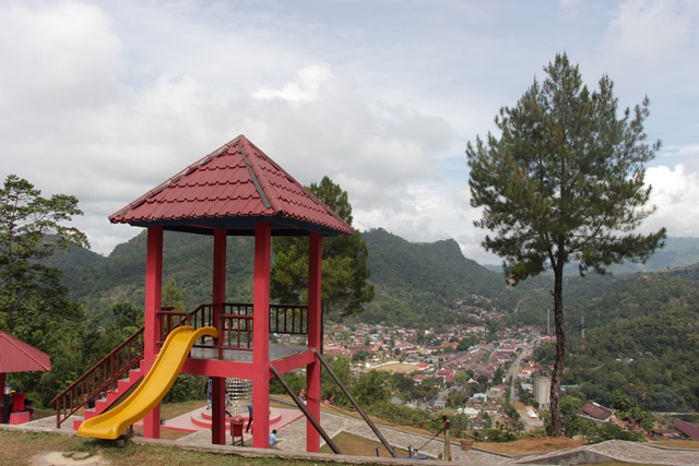 Tempatnya asik banget buat makan siang