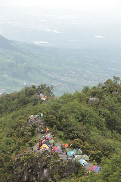 Tenda - tenda di Watu Gajah