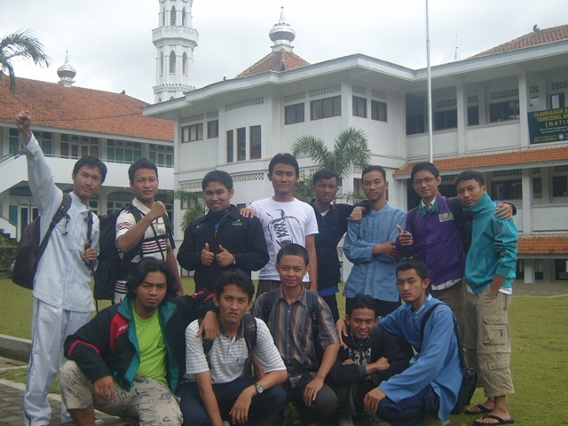 Kami saat tiba di Ponpes Isy Karima