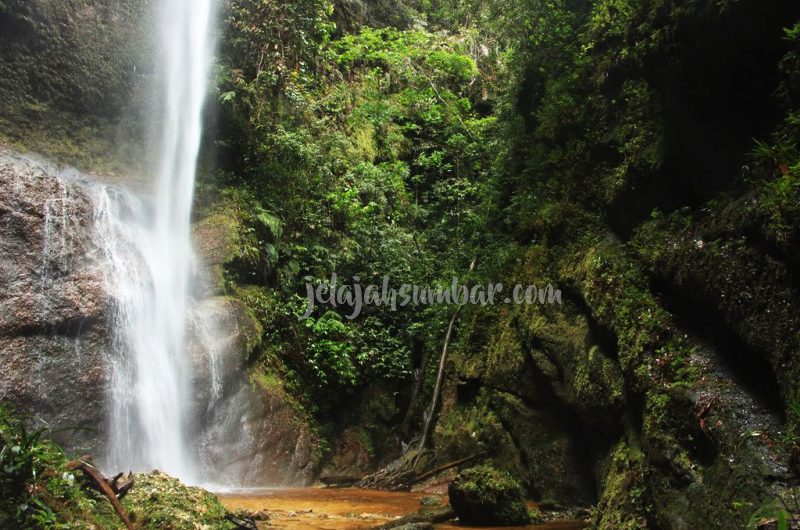 Sarasah Aie Angek Lembah Harau