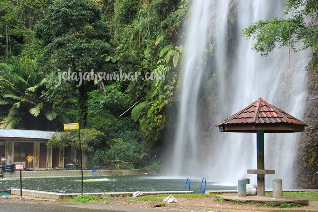 Kolam renang di Sarasah Aka Barayun