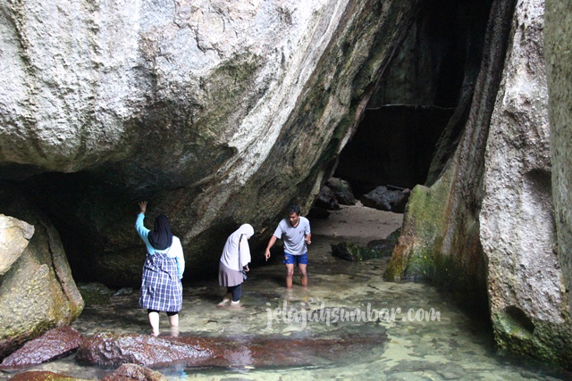 Dari Telaga Bidadari ke goa