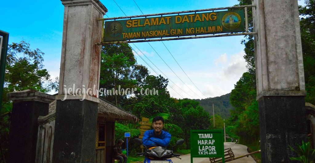 Pintu masuk Taman Nasional Gunung Halimun Salak