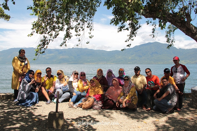 tepian Danau Singkarak