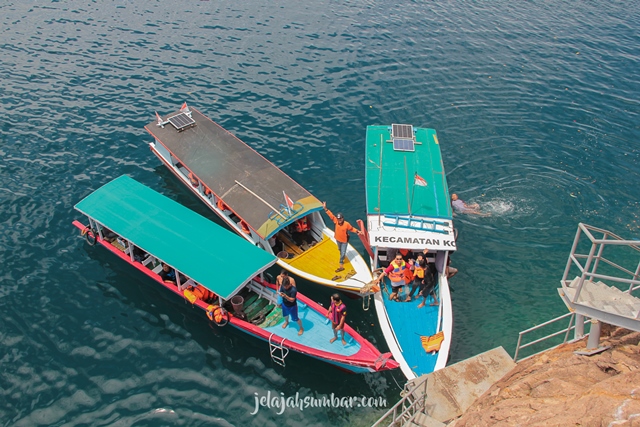 Menepi di Pulau Sironjong Ketek