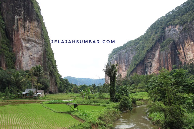 Lembah Harau Selalu masuk dalam agenda Paket Tour Sumbar