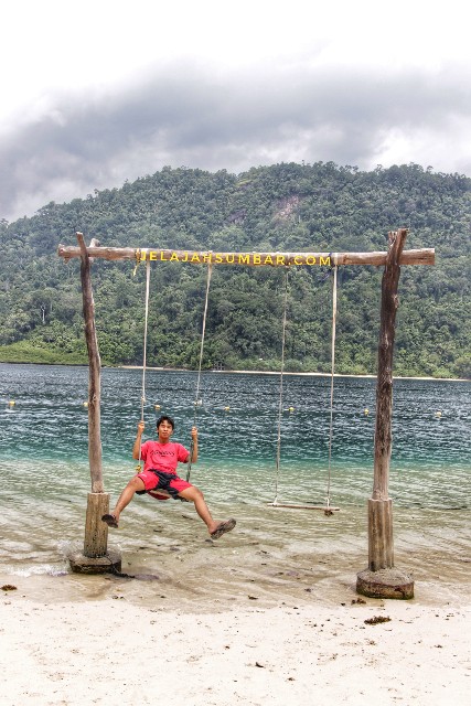 ayunan-pantai-di-pulau