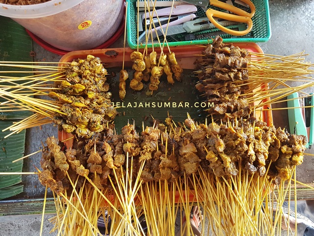 aneka-pilihan-daging-sate-padang