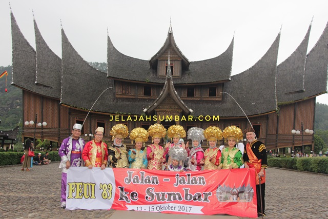 wisata_budaya_istana_basa_pagaruyung