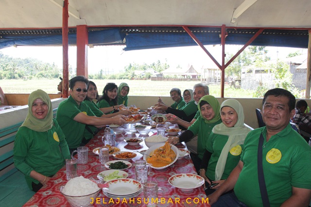 wisata_kuliner_gulai_lauk_ikan_karang