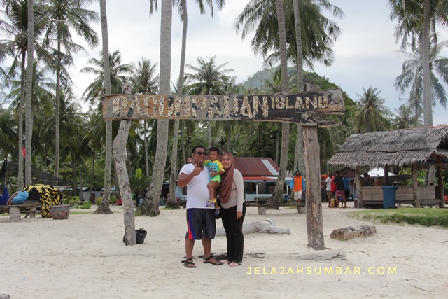 wisata_keluarga_di_pulau_pasumpahan