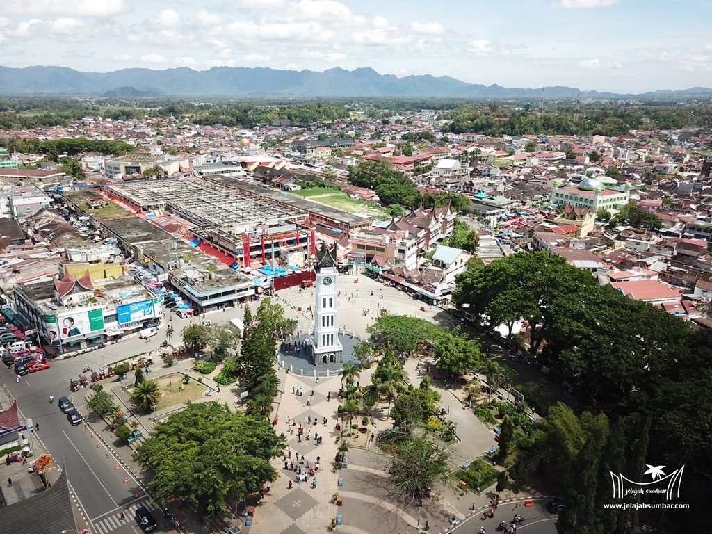 Foto Cerita Sumbar : Jam Gadang dan Pasar Atas Bukittinggi 
