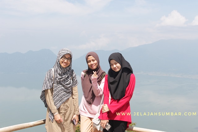 lawang_park_danau_maninjau