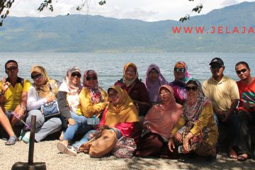 paket_tour_danau_kembar_bukittinggi_2_hari_1_malam