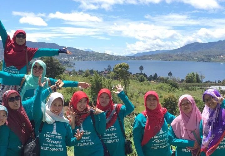 paket wisata danau kembar padang bukittinggi