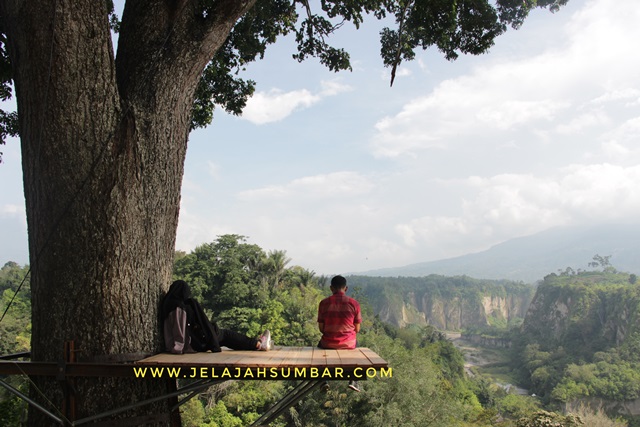 obyek wisata taman panorama ngarai sianok