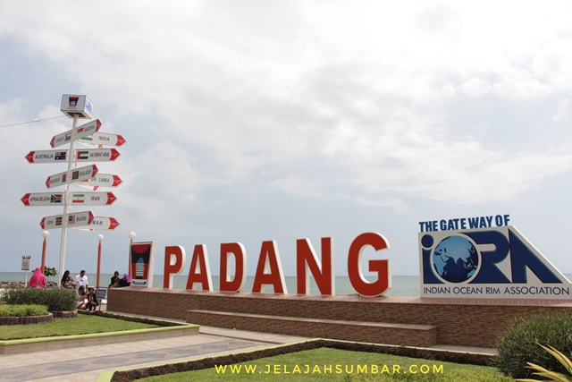 wisata_pantai_padang