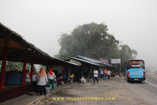 meja_lesehan_pondok_lamang