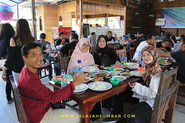 rumah_makan_pangek_or_situjuah