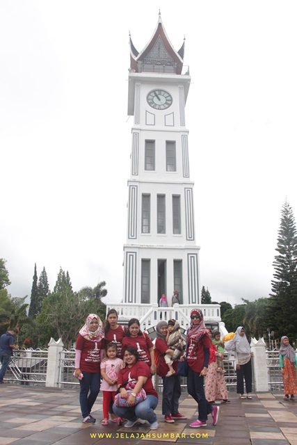 wisata_jam_gadang