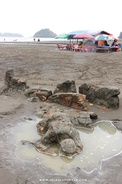 Naik Motor Atv Di Pantai Air Manis Sangat Menyenangkan