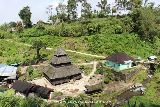 lokasi masjid tuo kayu jao dekat alahan panjang