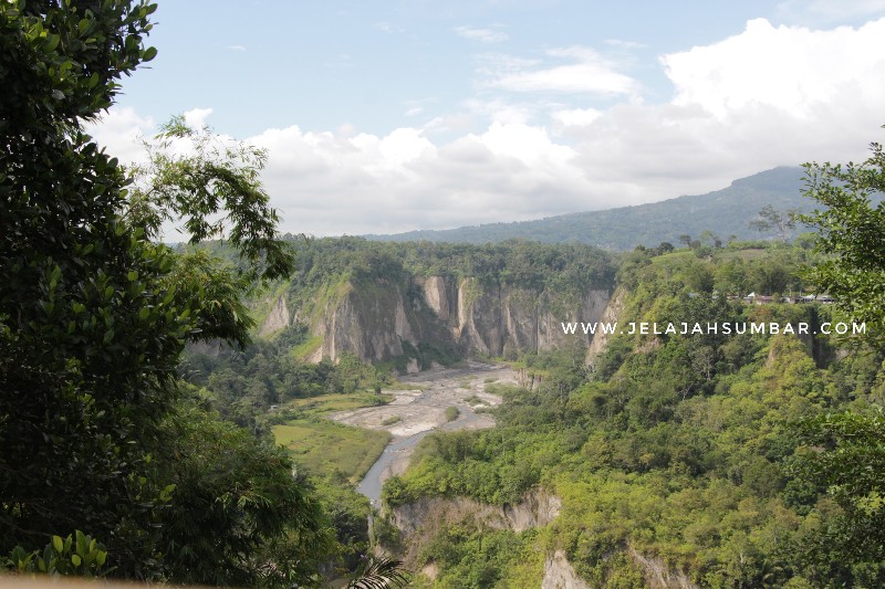 sungai di ngarai sianok