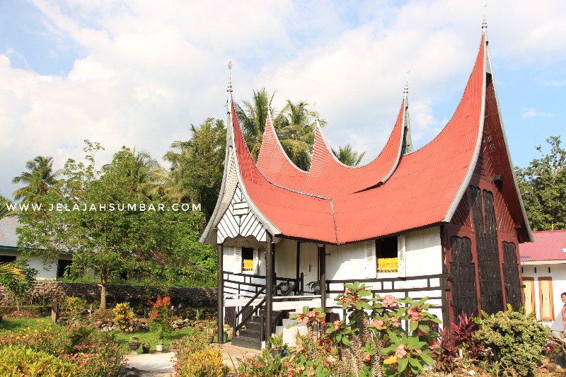 alamat rumah gadang bundo kanduang