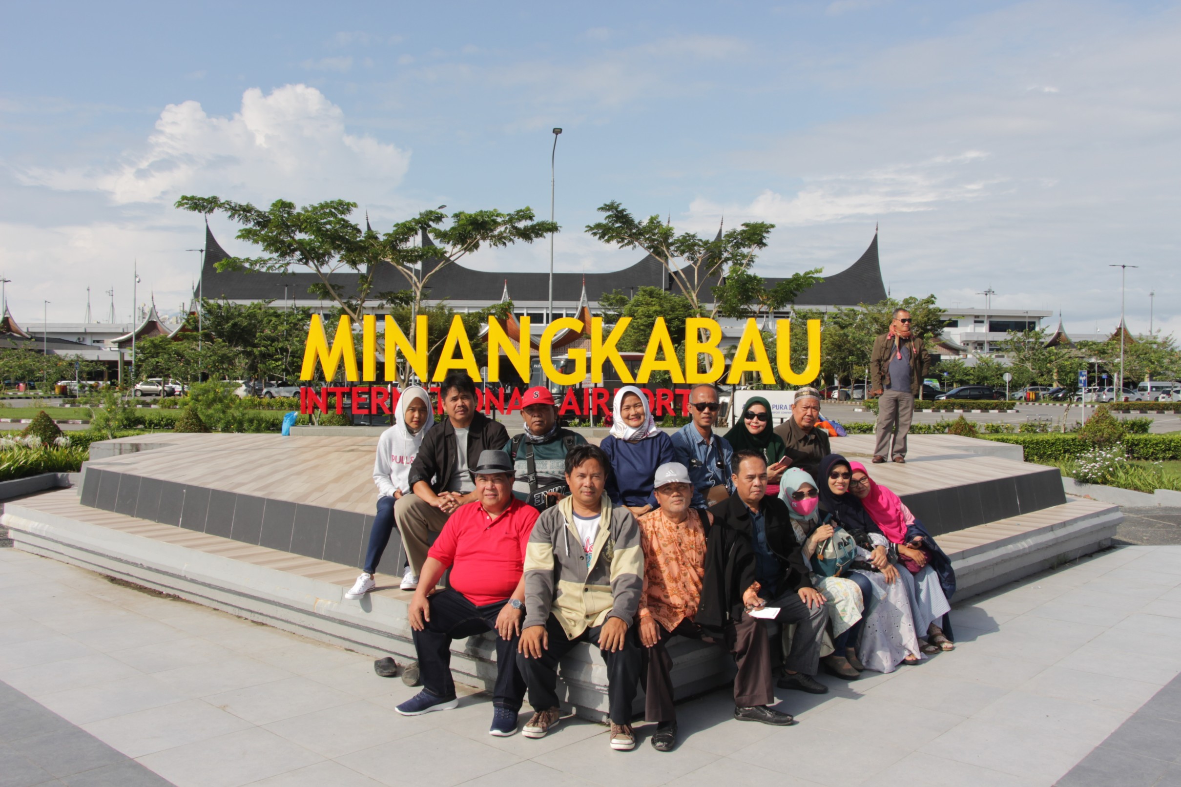 bandar_udara_internasional_minangkabau.j