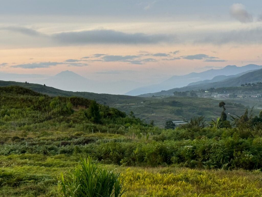 panorama gunung kerinci dari Solok